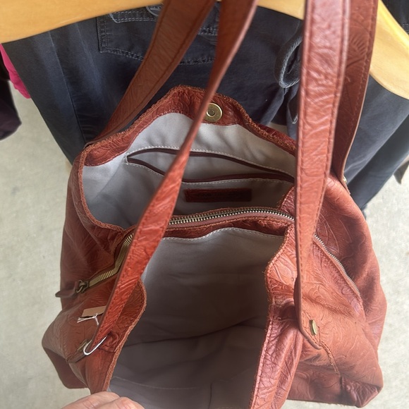 American Leather Co Liberty shopper leather bag/purse. Like new condition. - Picture 3 of 4